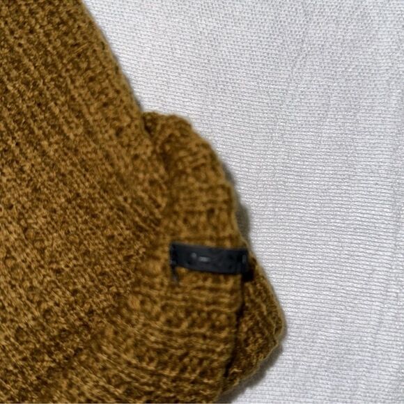 LEVI’S Camo Olive Green Ribbed Knit Super Soft Reversible Beanie Hat - Picture 4 of 10